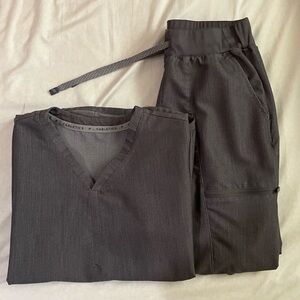 Fabletics Scrub set (gray), Top: XS, Bottoms: S
